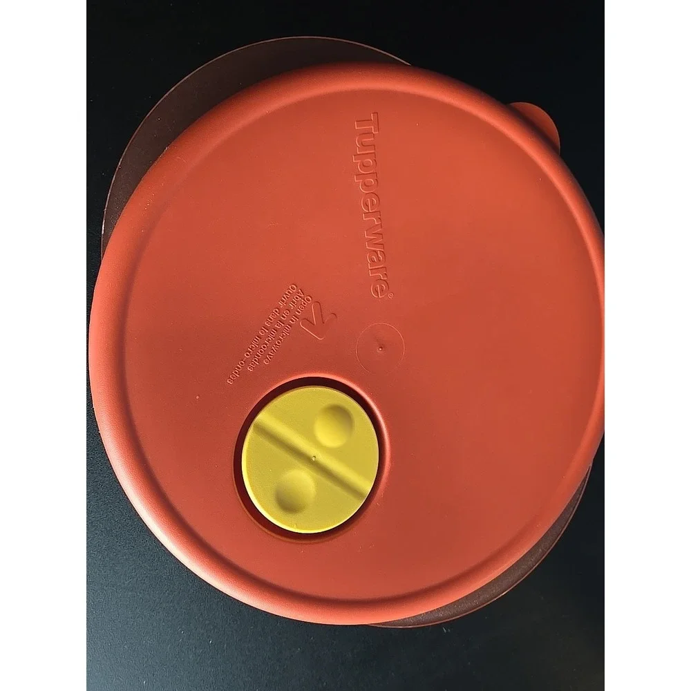 Tupperware 4152B-3 3703A-1 816-14 Vent and Serve Microwavable With Lids‎